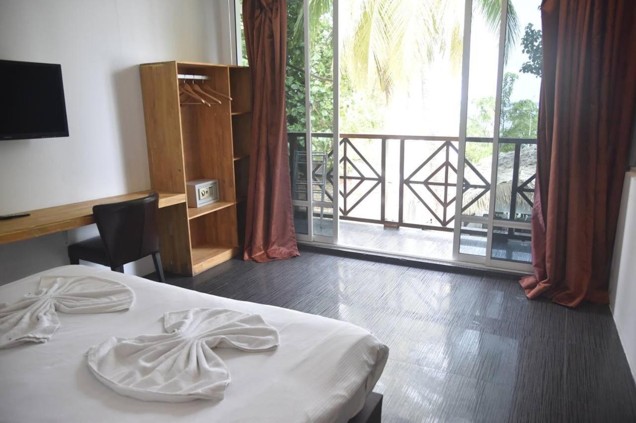 Seven Corals Otel Maafushi Dış mekan fotoğraf
